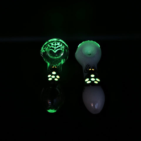 4" Glow In The Dark Hand Pipe Spider Design